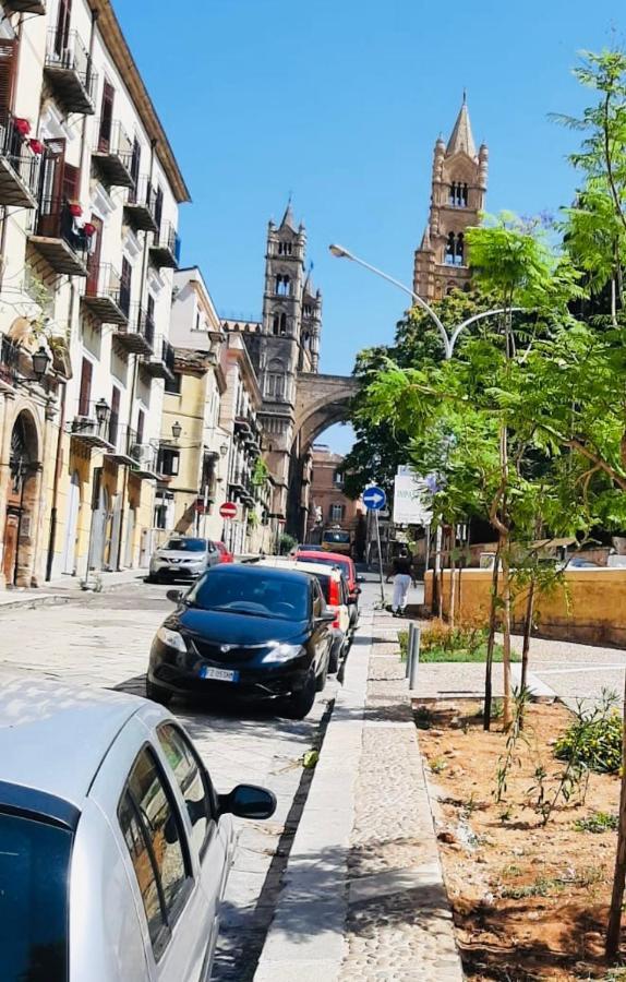A Due Passi Dalla Cattedrale Apartment Palermo Exterior foto