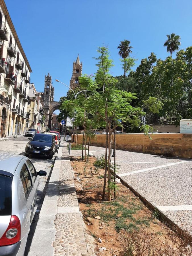 A Due Passi Dalla Cattedrale Apartment Palermo Exterior foto
